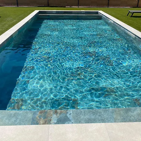 Privative - Domaine De La Louve Homestay *