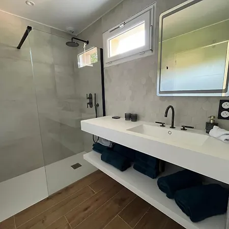 Homestay Privative - Domaine De La Louve Cotignac